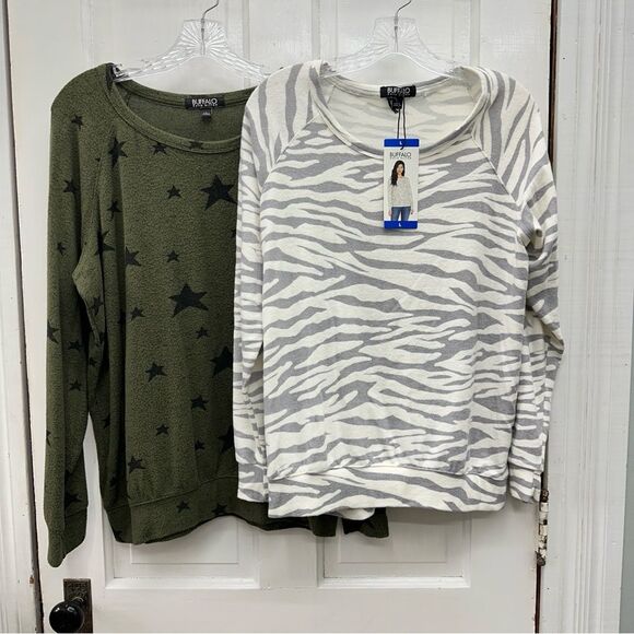 NWT 2 Buffalo David Bitton Green Star Zebra Print Sweaters shirts women's large - Picture 1 of 3